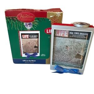 2004Carlton Cards Christmas Ornament "Life on the Moon" Double Sided Water Globe